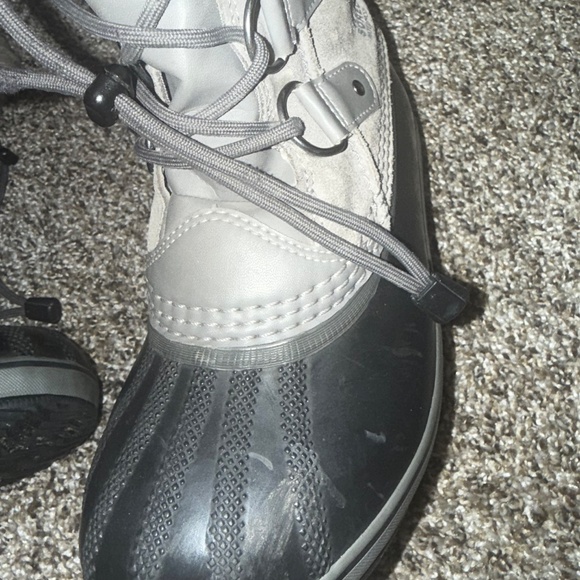 Sorel Boots (see flaws) - Picture 5 of 10
